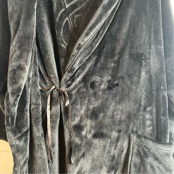 Victoria’s Secret‎ Black Velvety Plush Short Robe. Size M/L. - Picture 7 of 13